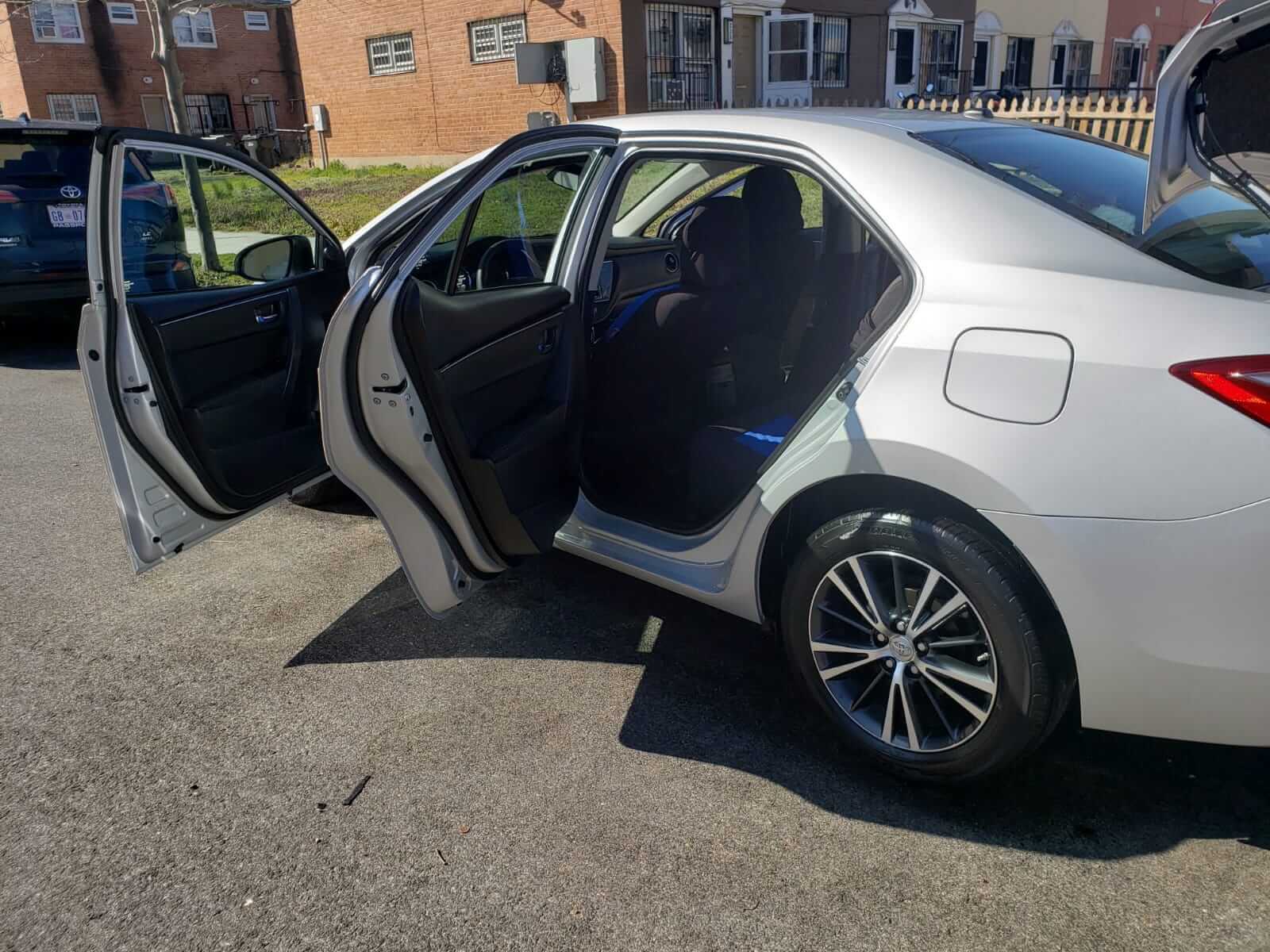 laurel detailing